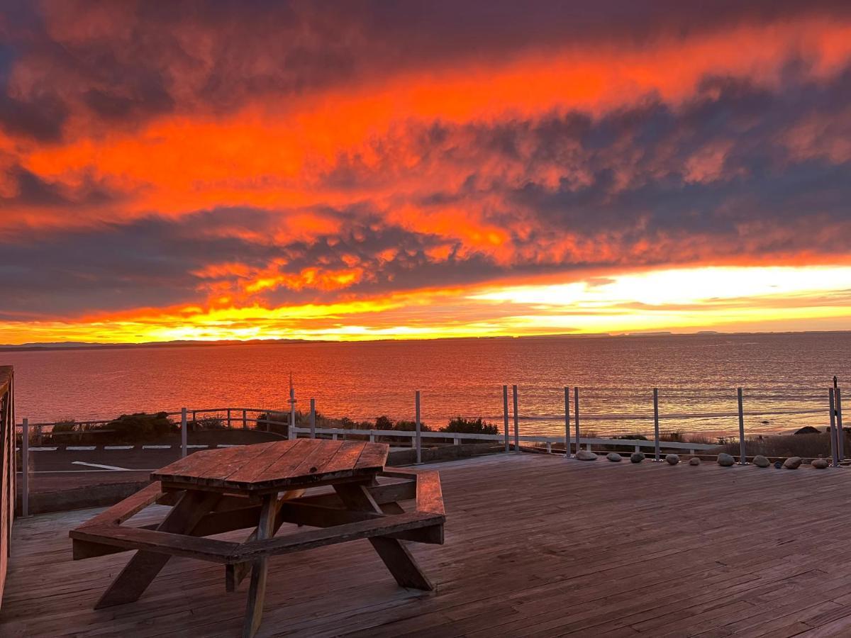 Best Waterfront Deck In Riverton Villa Bagian luar foto
